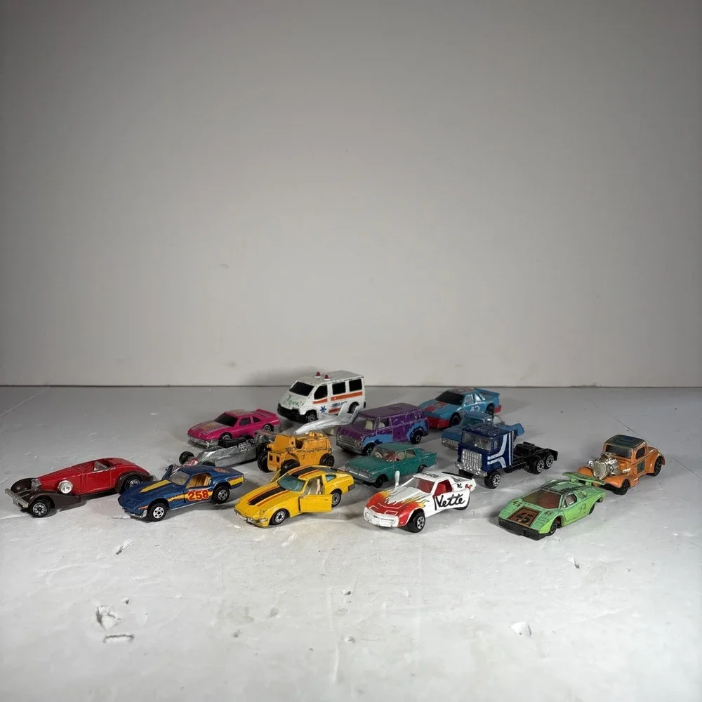 Vintage Diecast Toy Car Lot of 16 - Various Brands‎ & Models